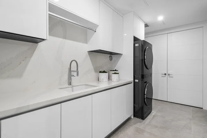 026-87IsleofVeniceDrive-FortLauderdale-F
