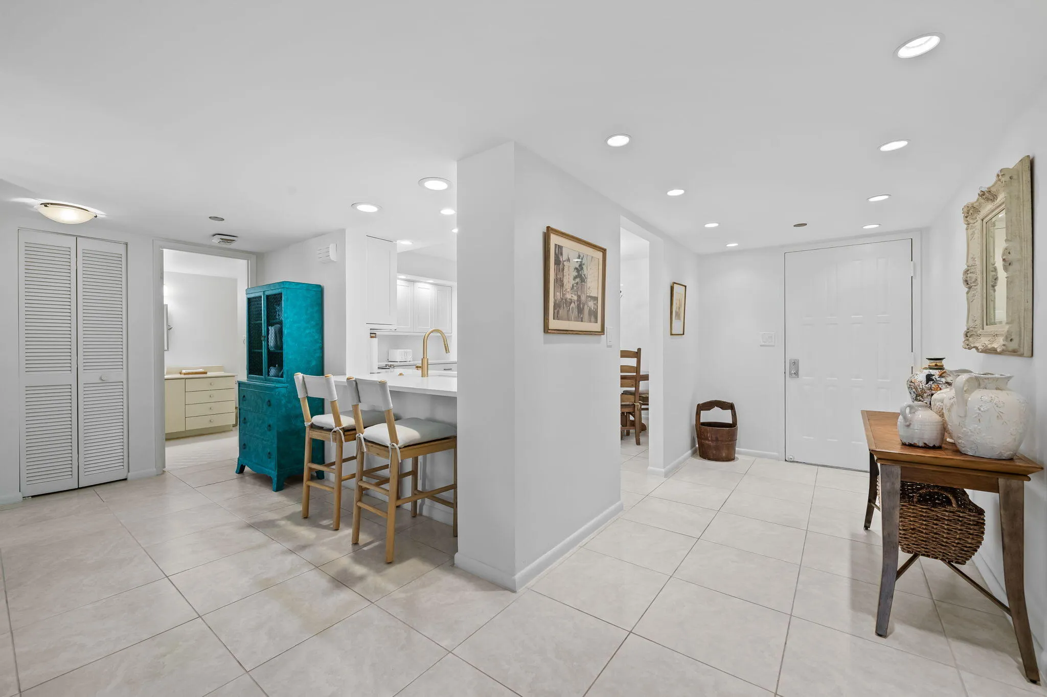 OPEN KITCHEN CONCEPT.