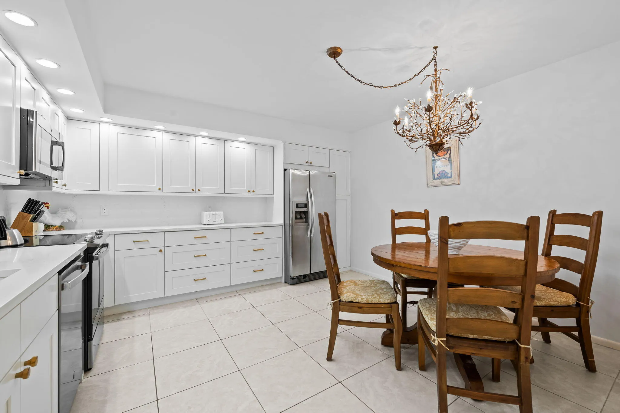 MASSIVE KITCHEN WITH PANTRY.