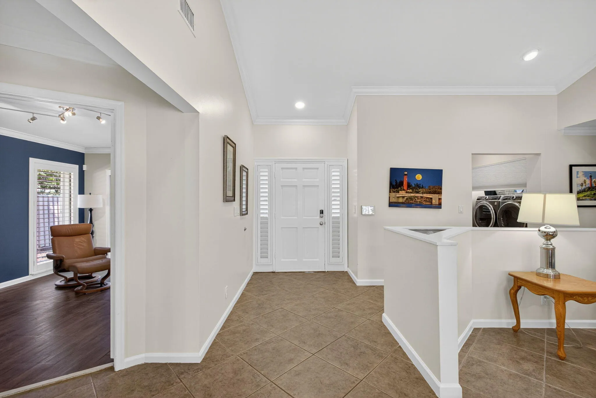 Entry to Den-Office