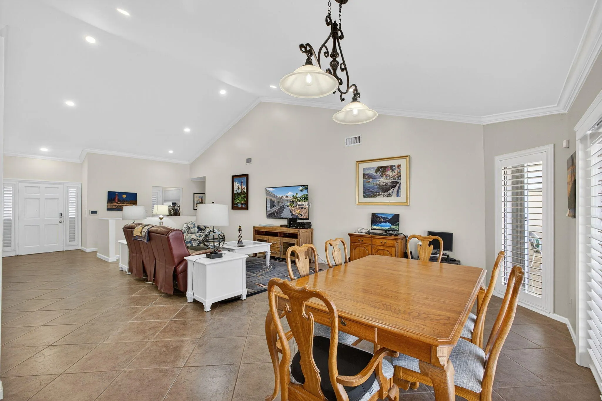 Dining to Entry