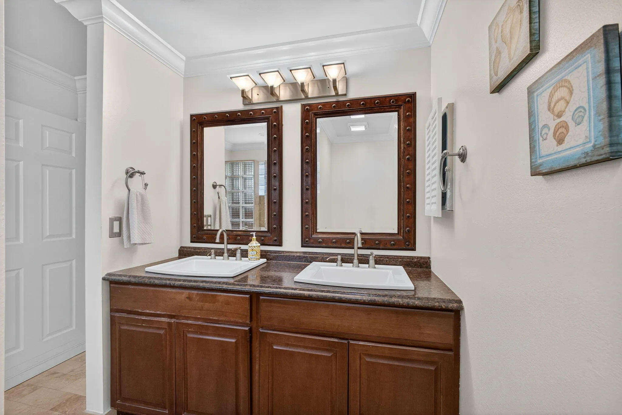 Master Ensuite Full Bath