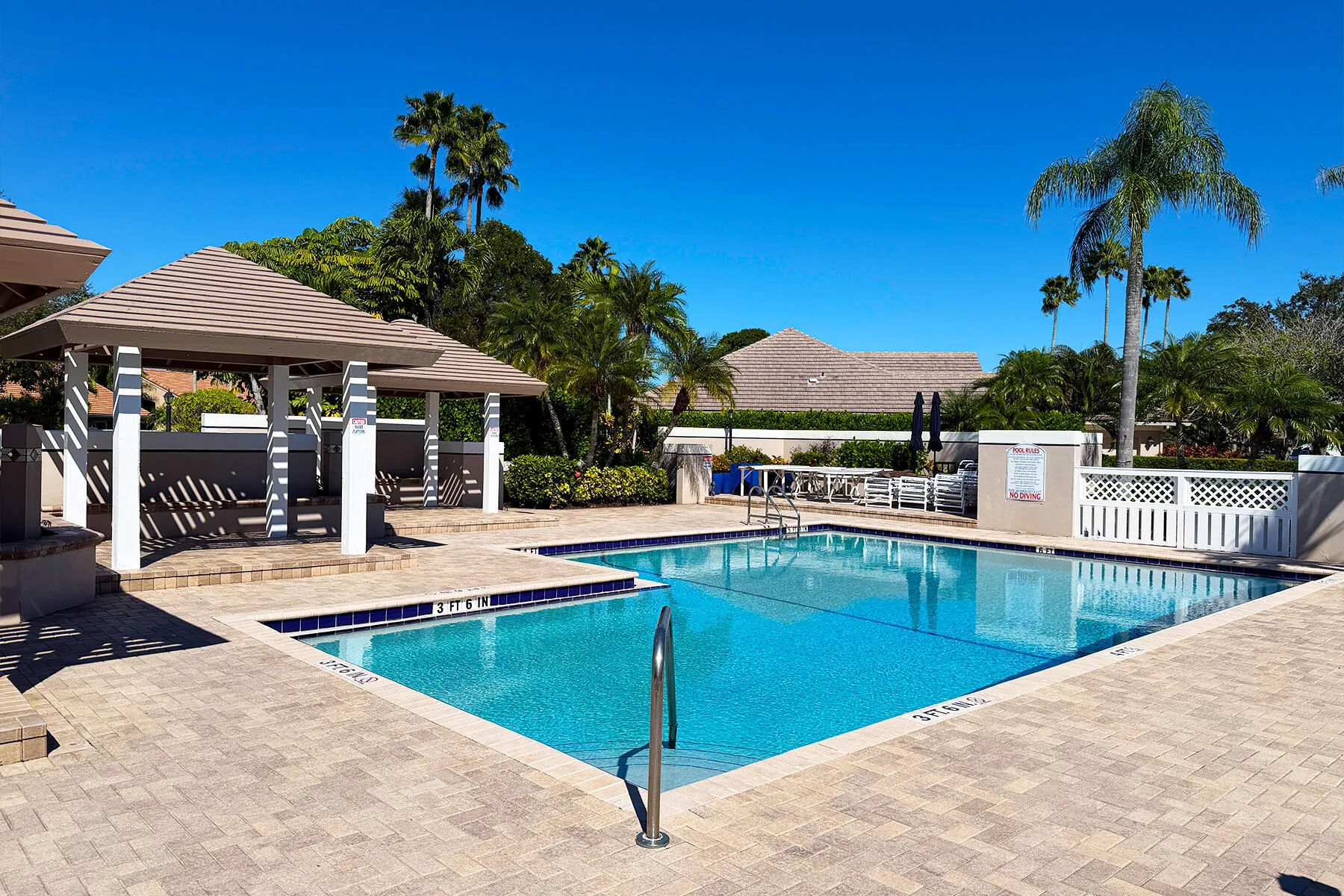 Coventry Pool to cabana