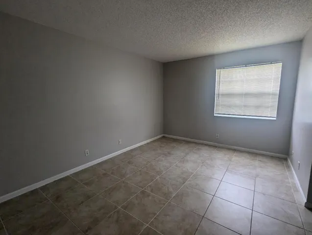 PXL_20251105_193959279