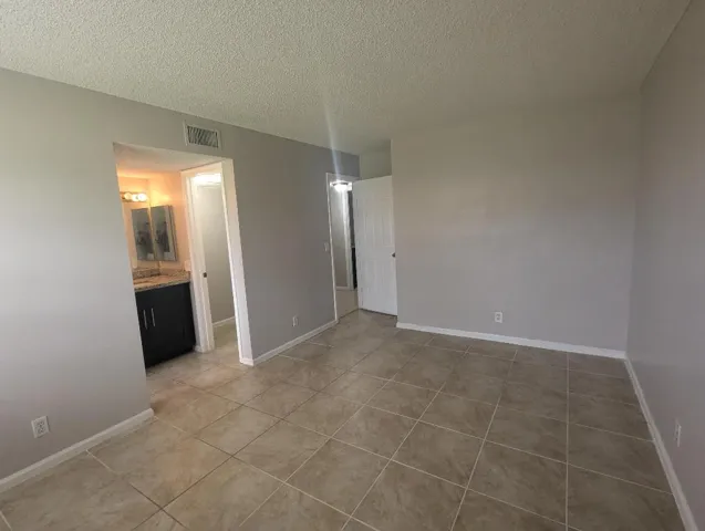 PXL_20251105_194035694