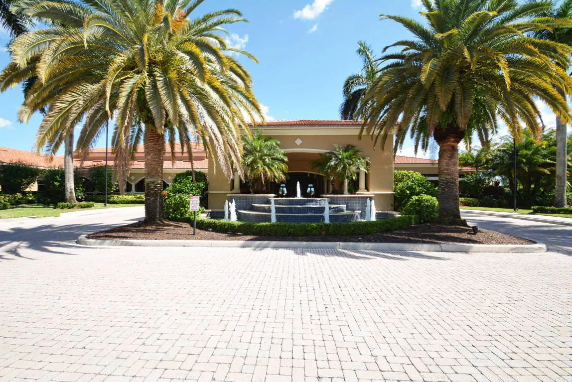 58-web-or-mls-35_valencia lakes (2)
