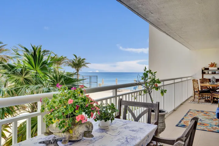 Fresh ocean air, tranquil sound of the surf, with tropical landscaping