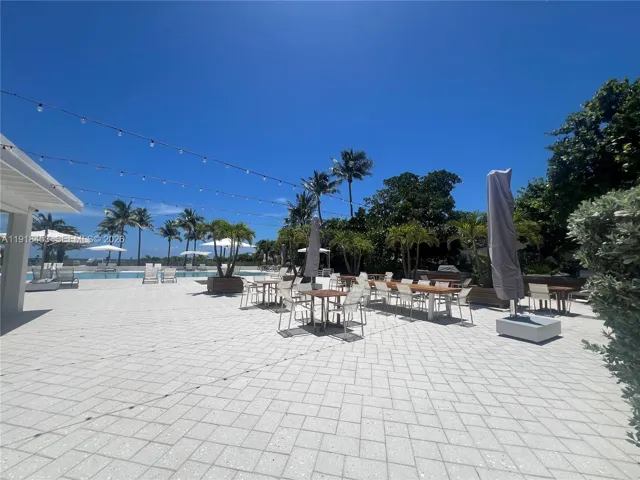 GREAT POOL DECK GREAT FOR ENTERTAINMENT