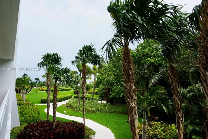 SHORT WALKWAY TO BEACH, POOL, BBQ AREA