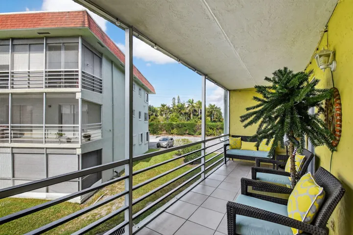 Screened Balcony