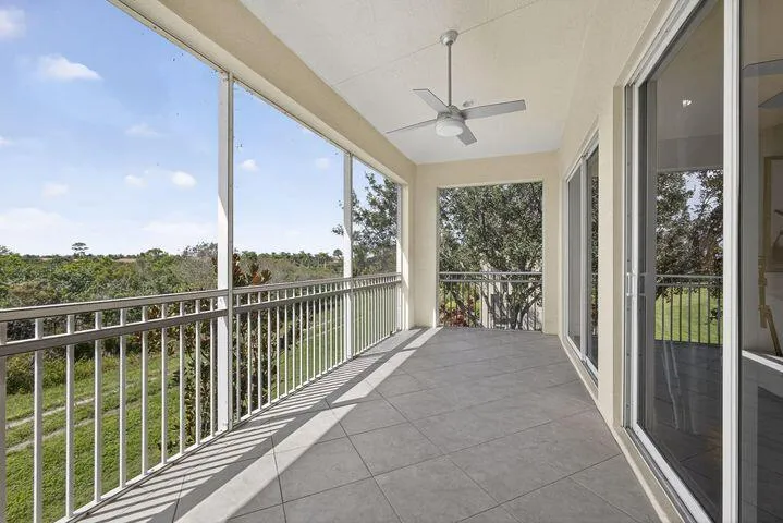 10418 kitchen table