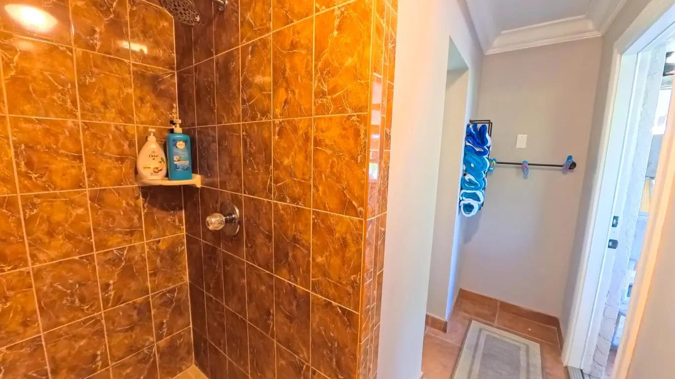 Bathroom Pool 3