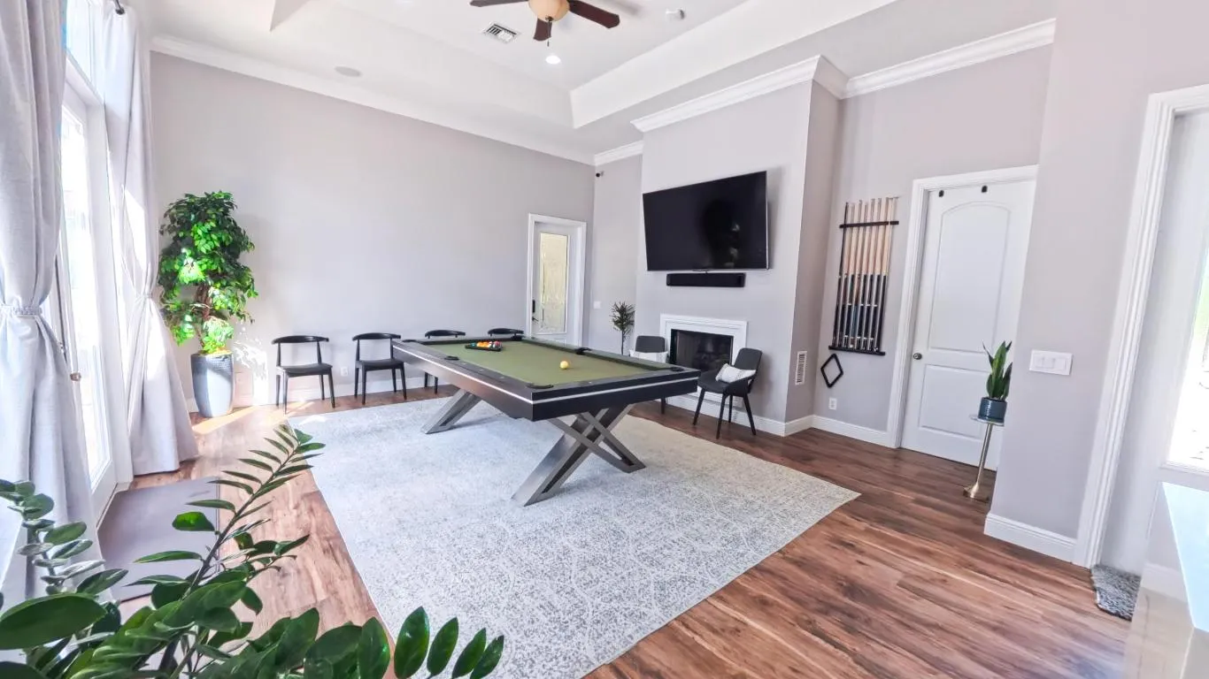 Pool Table and Dinning room 1