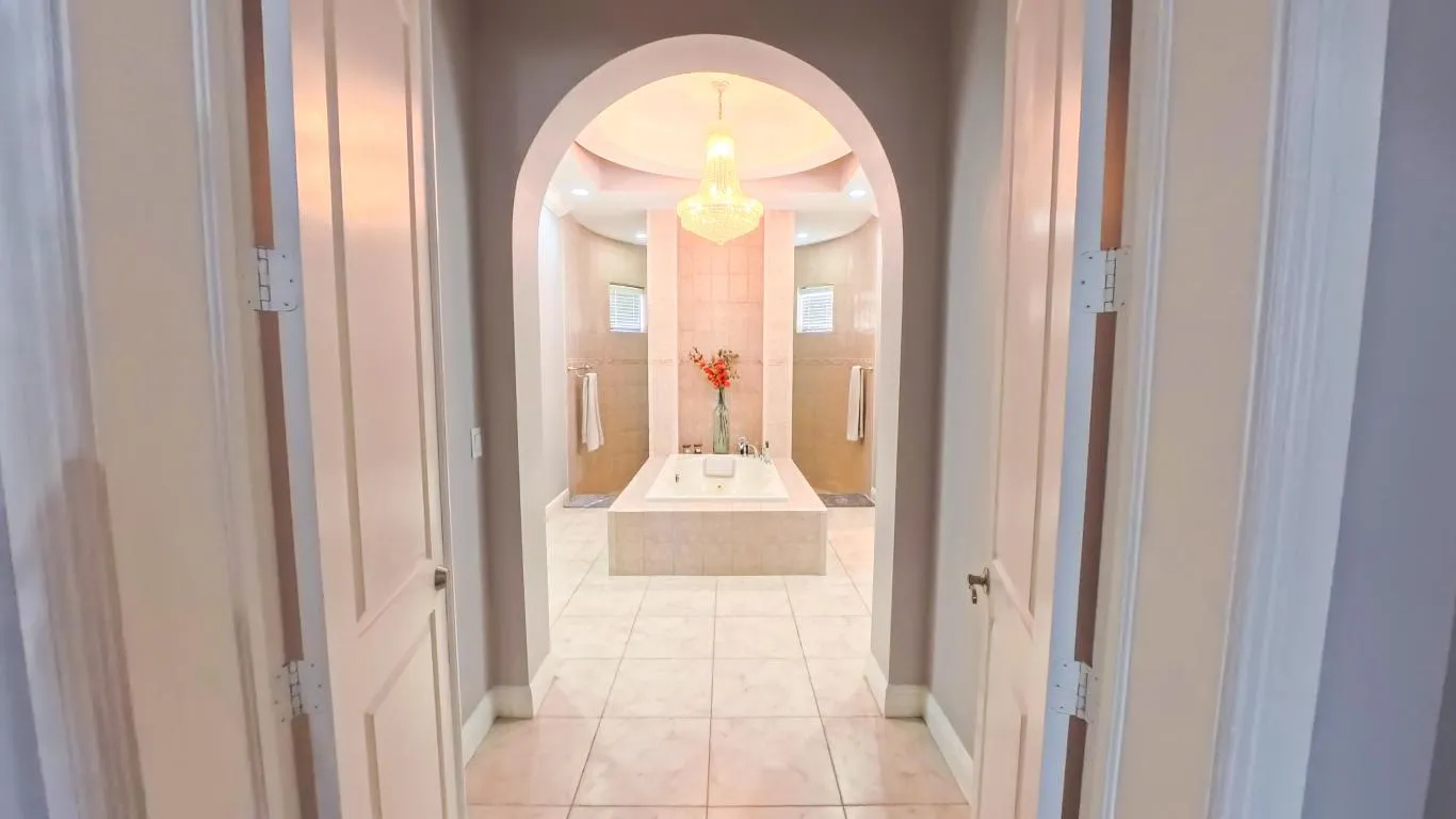 Masterbedroom Bathroom