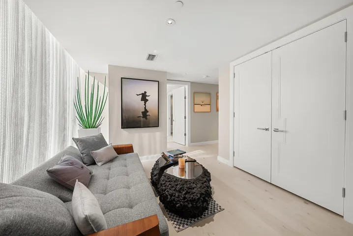 Foyer/Lounge Space