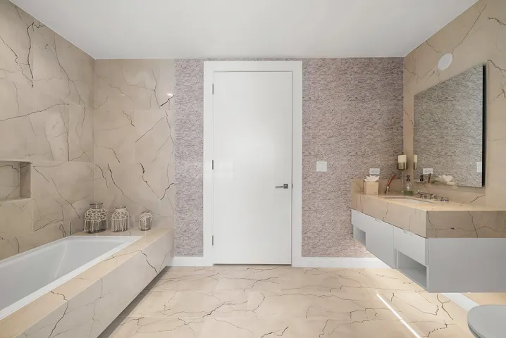 Enclosed Den/"Third Bedroom" Ensuite Bathroom