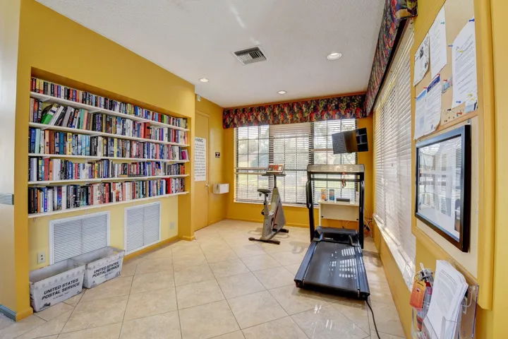 66-web-or-mls-Lexington Lakes (4)