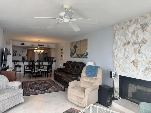 Living Room 4