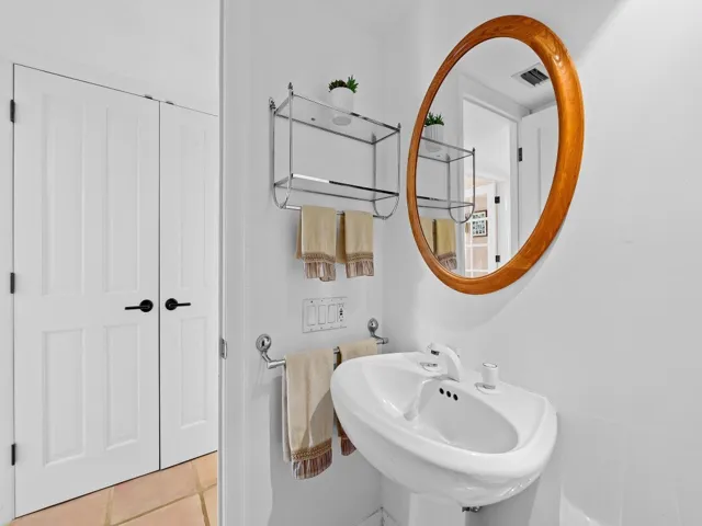 Powder room or 1/2 bath