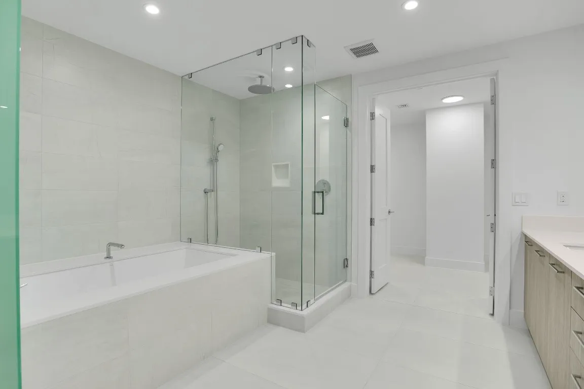 Owner's Suite Tub and Shower