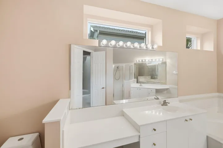 47-web-or-mls-665-sw-lake-charles-cir