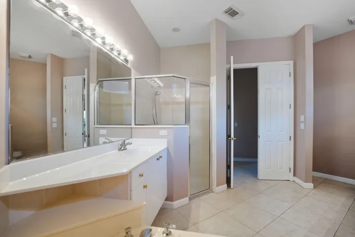 34-web-or-mls-665-sw-lake-charles-cir