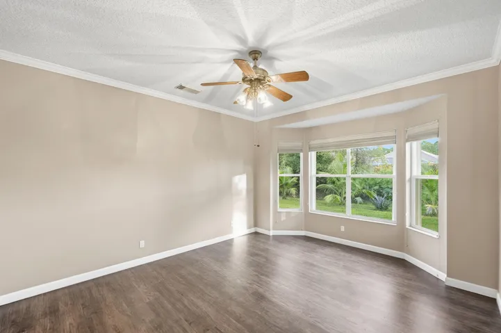 29-web-or-mls-665-sw-lake-charles-cir