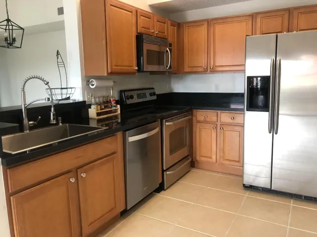 5 -Kitchen