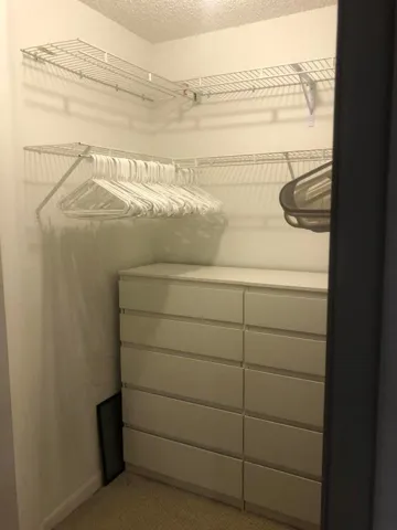 9- Closet 1