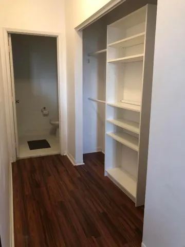 11- Closet 2