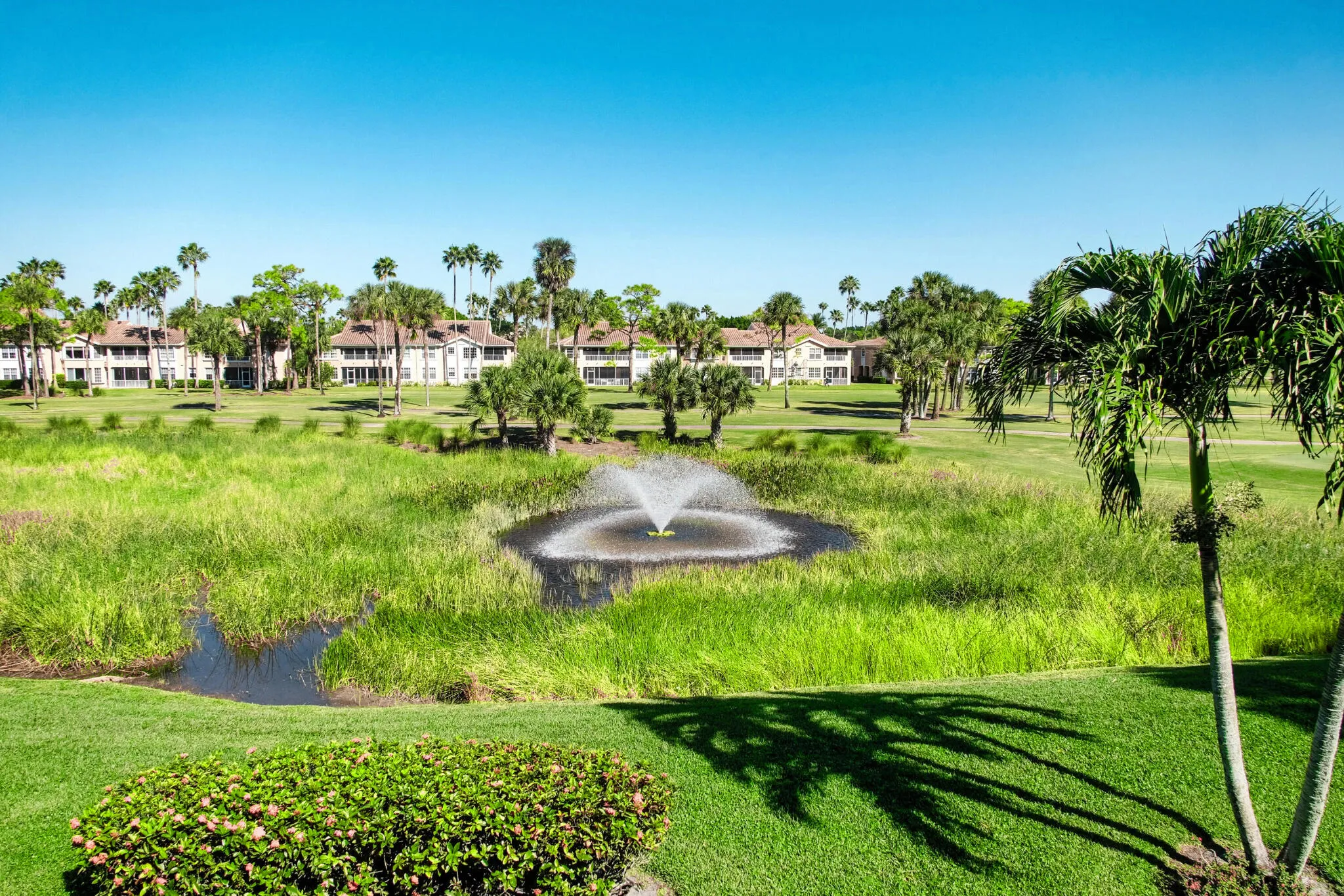 Golf & Lake Views