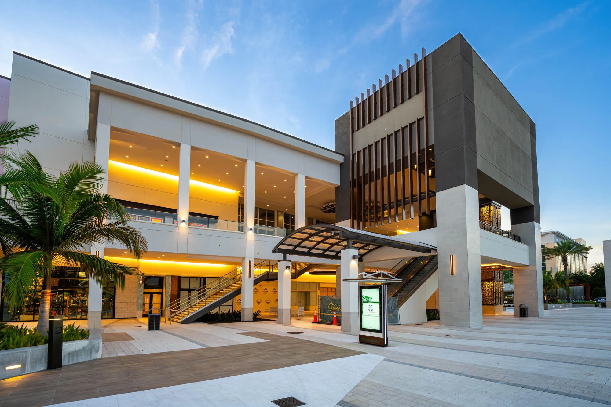 009-Luxury-Living-and-Vibrant-Community-