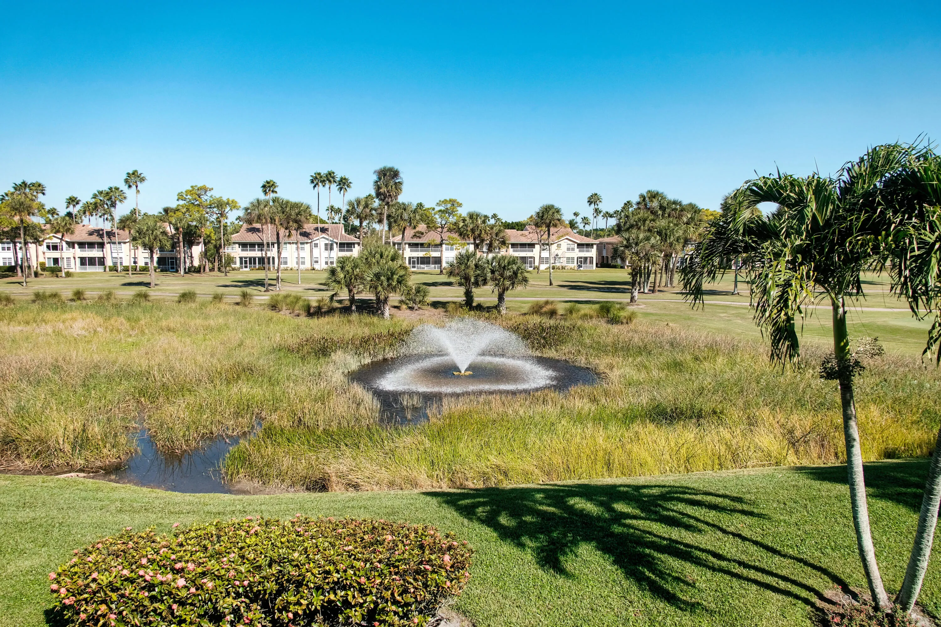 Golf & Lake Views