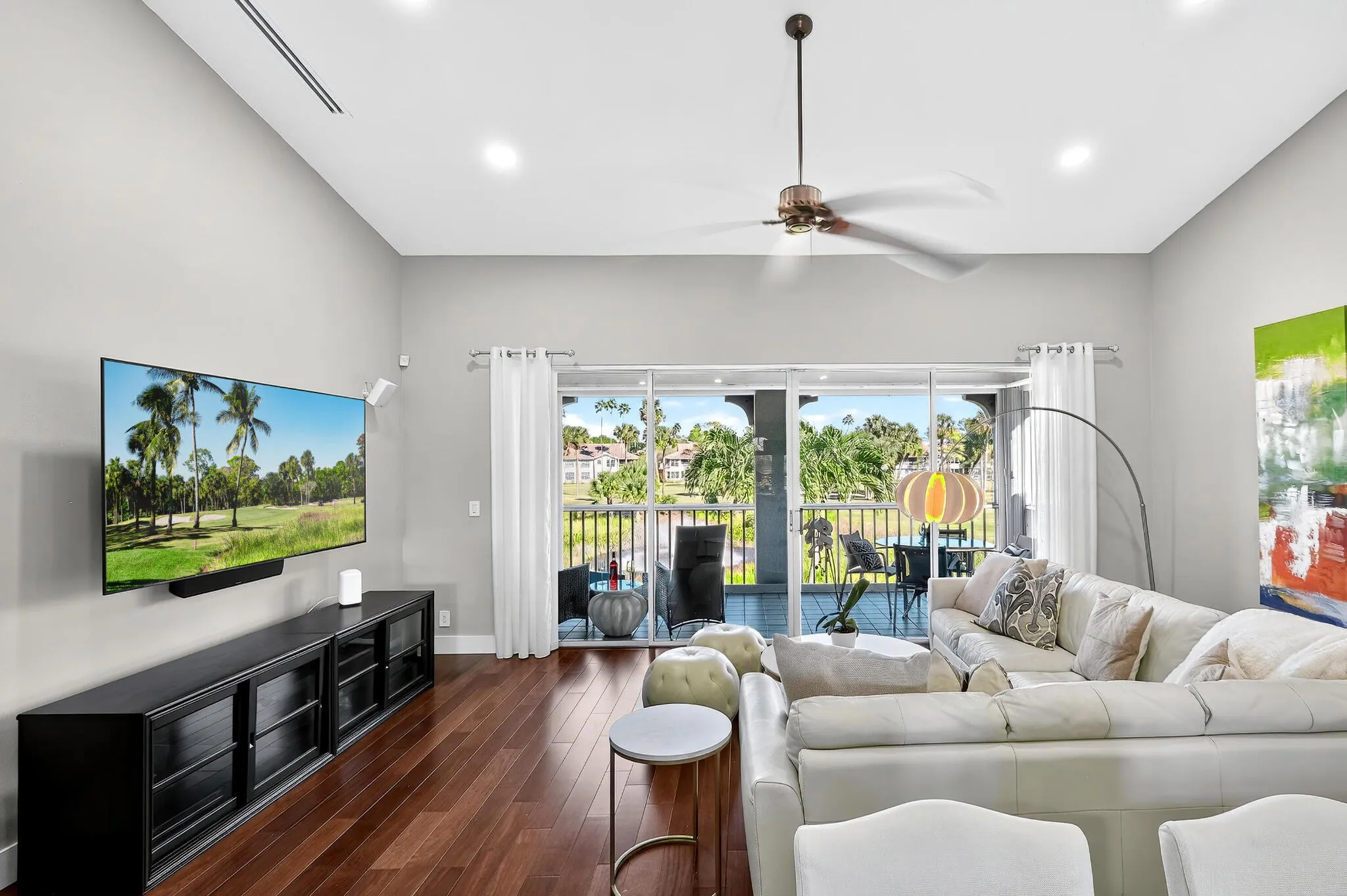 Living Room Golf Views