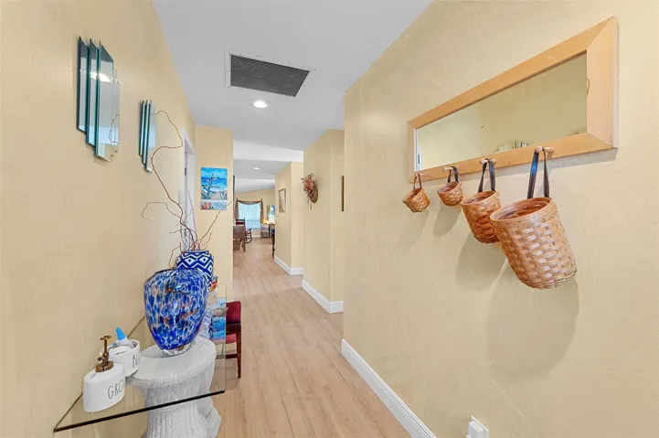 Foyer/Hallway