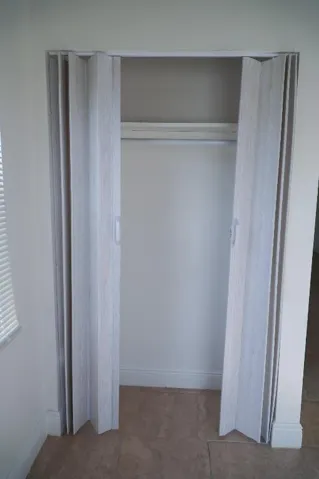 CLOSET VIEW