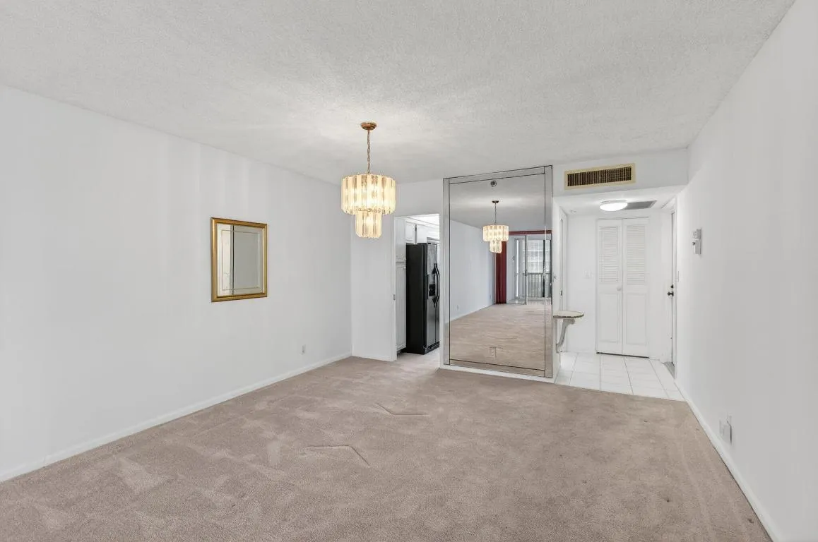 Living/Dining Rm