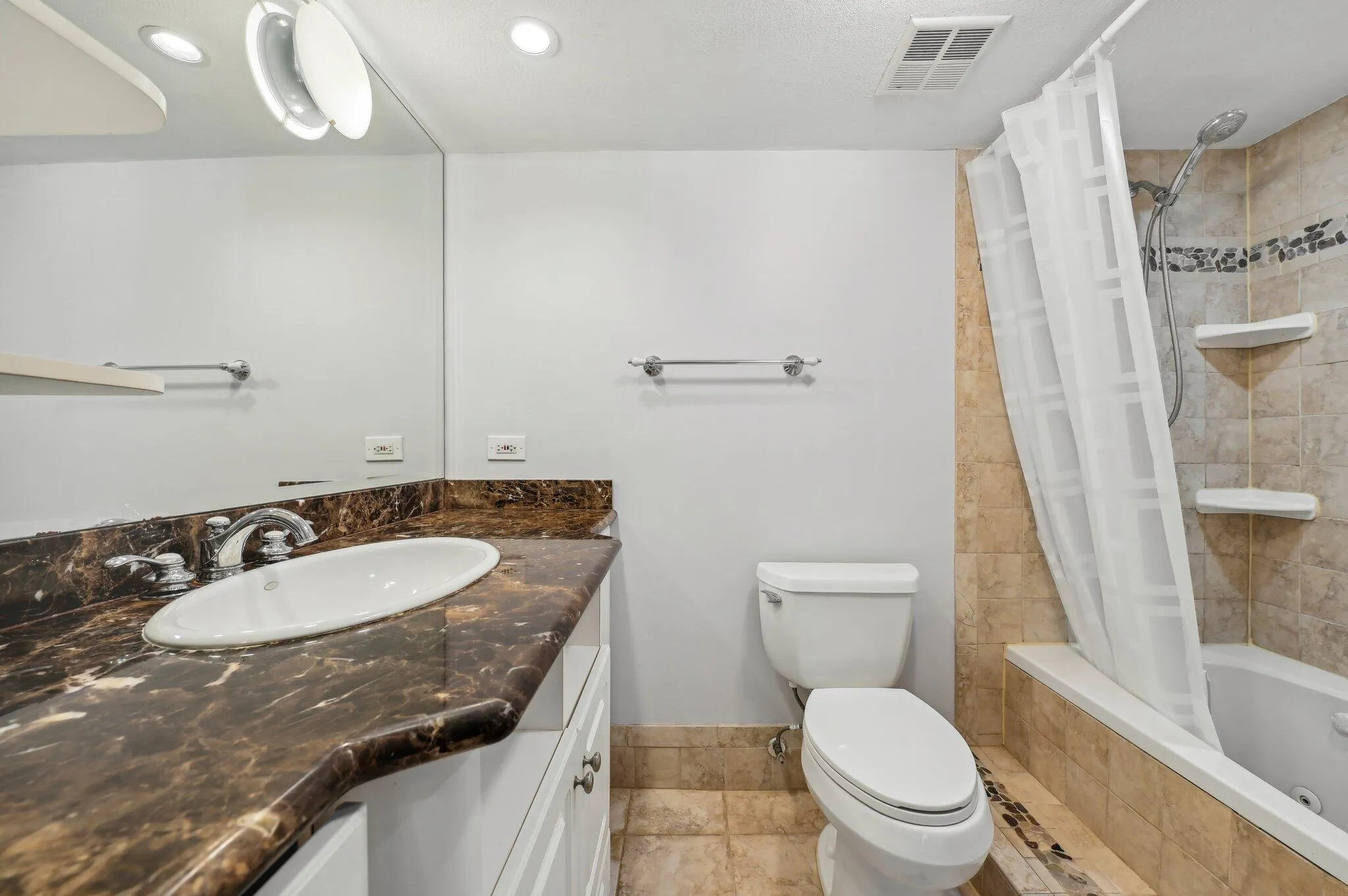 18-web-or-mls-N Ocean Blvd 215-1604-016