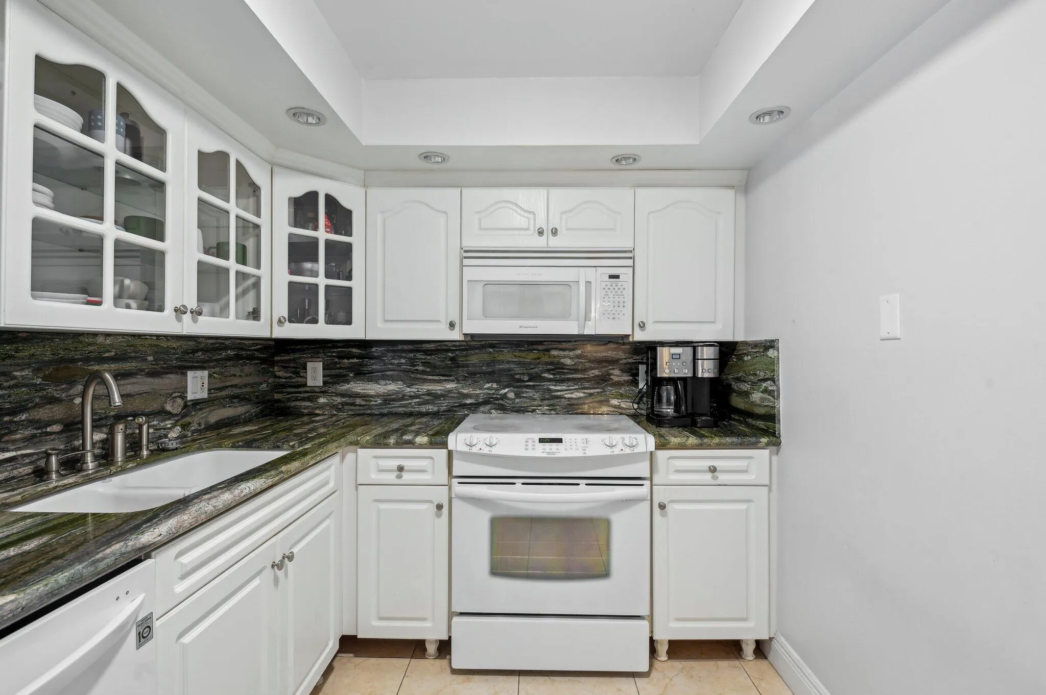 8-web-or-mls-N Ocean Blvd 215-1604-006