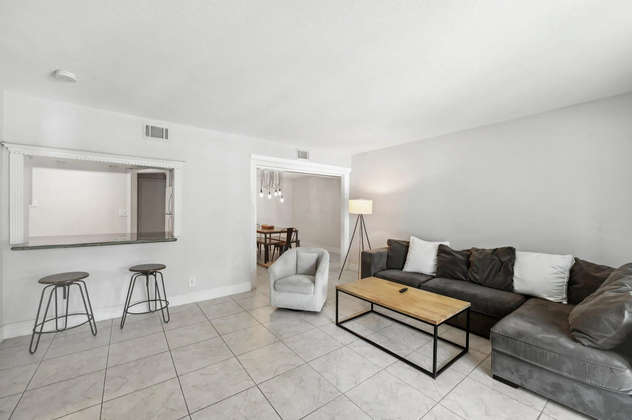 4-web-or-mls-N Ocean Blvd 215-1604-002