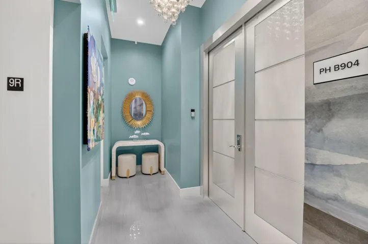 Private Foyer in Center Tower