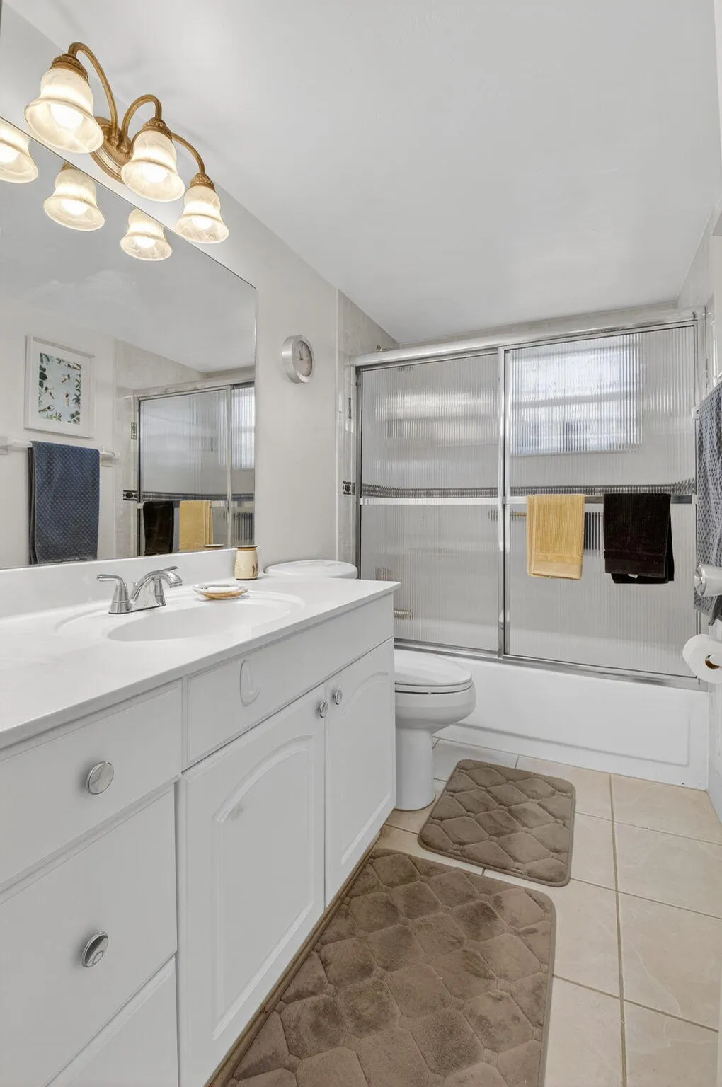Guest Bathroom - shower/tub combo