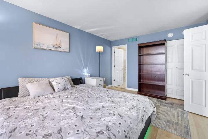 4600 R-9328