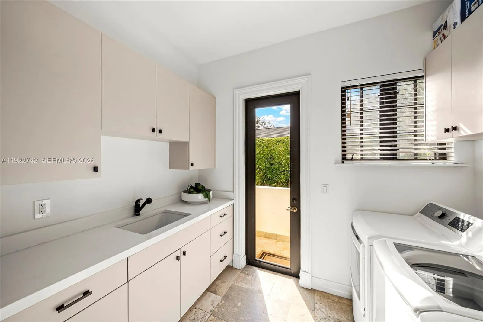 Property photo 201