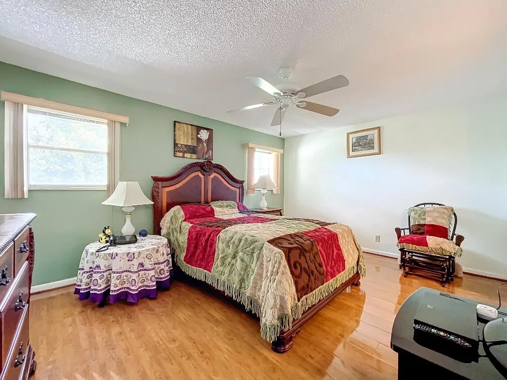 Master bedroom 1