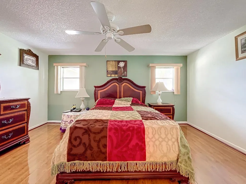 Master bedroom 2
