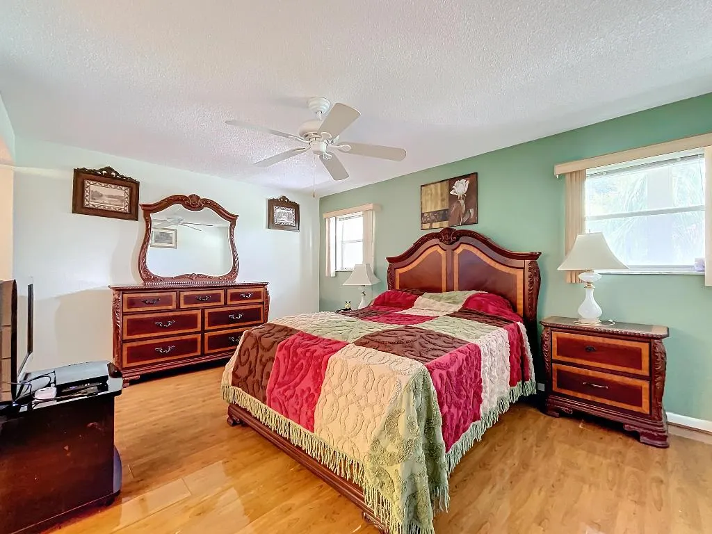Master bedroom 3