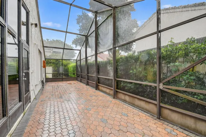 SCREENED PATIO