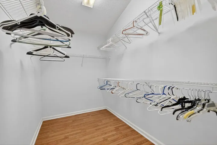 MASTER WALKIN CLOSET
