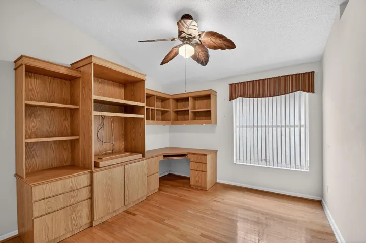 OFFICE/BEDROOM